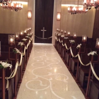 お洒落な外観の結婚式場