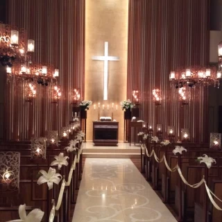 お洒落な外観の結婚式場