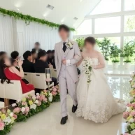 全体的に白く自然光が入ります