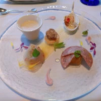 色彩にこだわったオードブル。