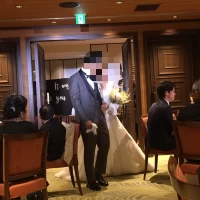 披露宴入場