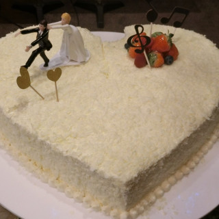 ウェディングケーキ（ケーキトッパーは持ち込み）