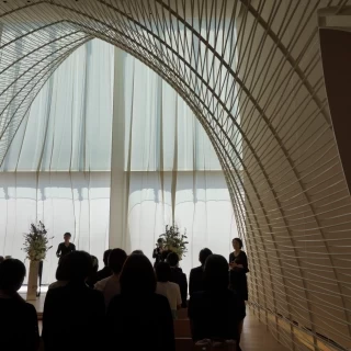 天井がとても高く、特徴的な白の天井でキレイでした。