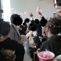 チャペルでフラワーシャワーができました。