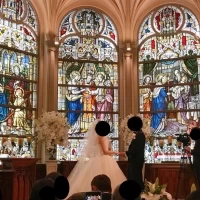 主役の2人がとても絵になる空間です。