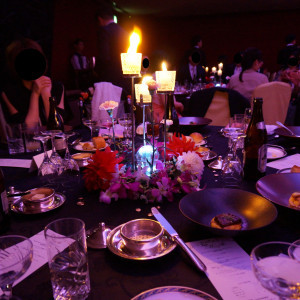 新婦の合図でテーブルに光がともる演出でした。|546591さんの琵琶湖ホテルの写真(1094321)