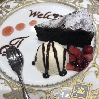 試食のケーキです。美味しくいただきました。
