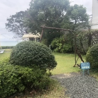 エントランスから緑が広がる。