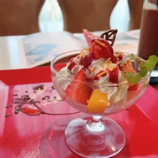 デザート
甘すぎないクリームです
