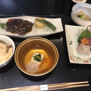 お椀開けるとこんな感じです