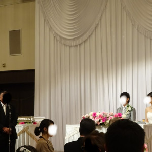 テーブルとカーテンは白で統一|547119さんのホテル熊本テルサの写真(906229)