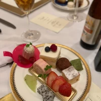 デザートビュッフェのケーキ。