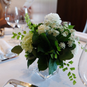 ゲストテーブル装花|547372さんのフィリップ・ミル 東京（ひらまつウエディング）の写真(896942)