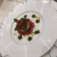 アボカド、トマト、チーズ