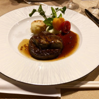 肉料理 牛フィレ肉のロティとフォアグラ トリュフソース