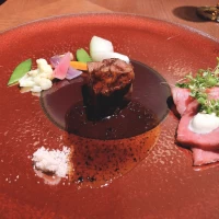 メインです。
熊本の赤牛がとても美味しかったです。