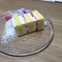 ウエディングケーキの試食です。
美味しかったです。