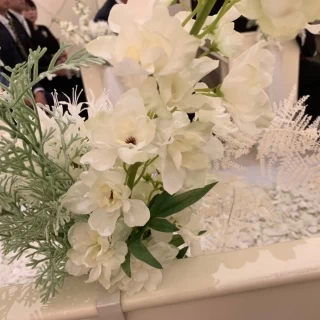 造花ですが、空間に合った色合いでした