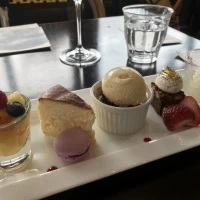 ビュッフェデザート。ひとつひとつ感動するほど美味しかったです