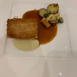 メイン料理　豚

とても美味しいです。