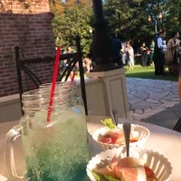ウェルカムパーティーでの軽食、生ハムも好評でした！