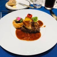 メインの肉料理