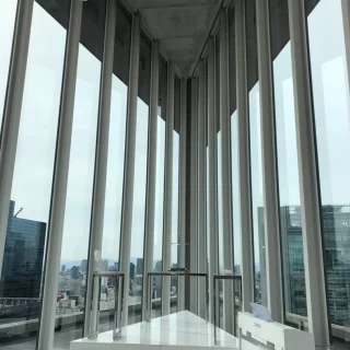 お天気がいいとまぶしいかもしれません