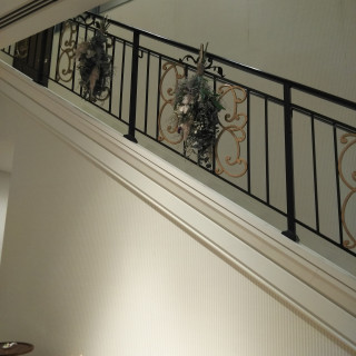 階段から降りてくるのでその周りも装飾してあるとかわいいです。