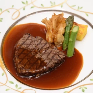 お肉は柔らかくて、すごく美味しいです