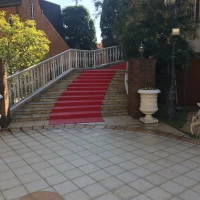 チャペルへと通じる階段付近です。