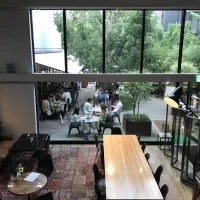 2階からエントランスを見た様子