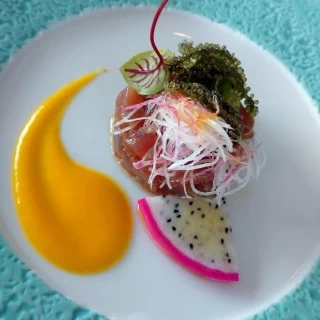 私はこれが1番好きなお料理でした！お皿もキレイ！