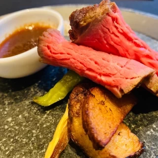 肉料理1番最低のランクでもこの美味しさ