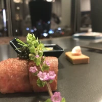 試食です。味は確かですが、品数が少ないのが難点…