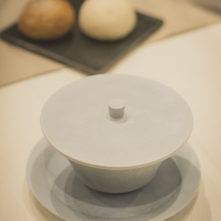 パン、蓋付き食器