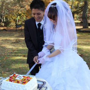 ケーキカット|548799さんの南阿蘇ルナ天文台・オーベルジュ「森のアトリエ」の写真(908365)