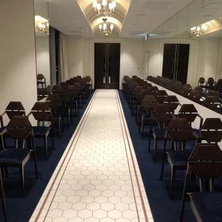前から