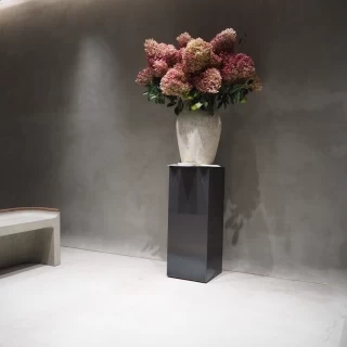 挙式会場：秋の紫陽花が飾ってました。