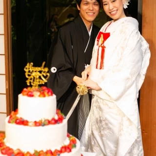 この式場ならではの、日本刀でのケーキ入刀