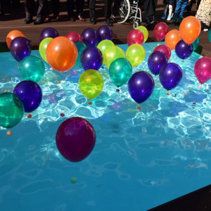 水に浮かべるバルーンのイベントは珍しい|548950さんのガーデンヒルズ迎賓館(松本)の写真(906400)