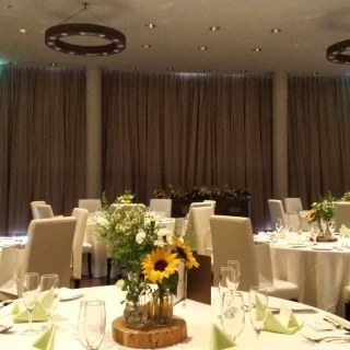 広々とした披露宴会場。