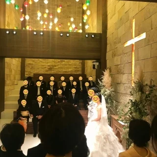 チャペルはシアター型の変わった形をしていました。