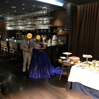 バーカウンターがあり、デザートビュッフェができました。