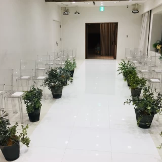 シンプルですが、綺麗な会場です
