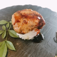 フォアグラ寿司が有名です。