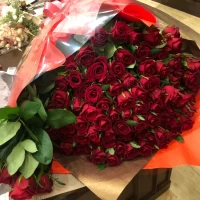サプライズの薔薇の花束がすごく素敵でした。