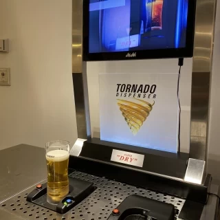 ウェルカムパーティー会場のビールサーバーです