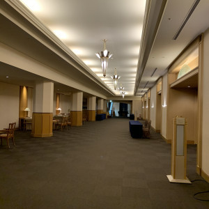 披露宴会場の前のウェルカムスペースはフロア貸切です。|549897さんのホテルエミシア札幌の写真(913969)