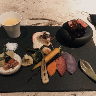 お肉が柔らかくソースも美味しかったです。スープも濃厚でした。