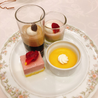 デザートも全部美味しくいただきました